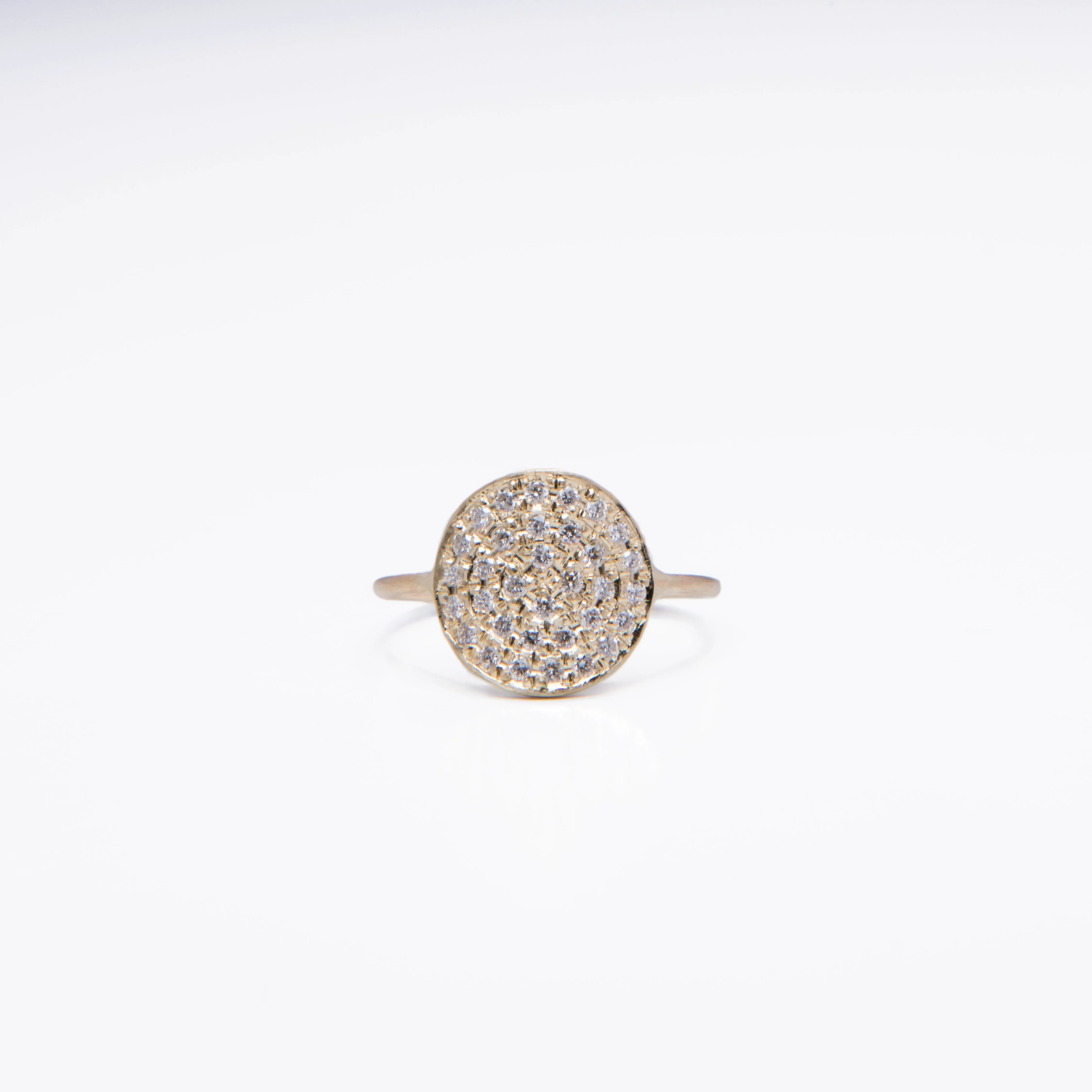 WD152 14kt diamond The Curved Pave disk ring